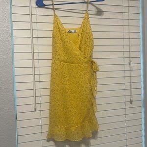 Hollister Yellow Floral Mini Dress Size Extra Small